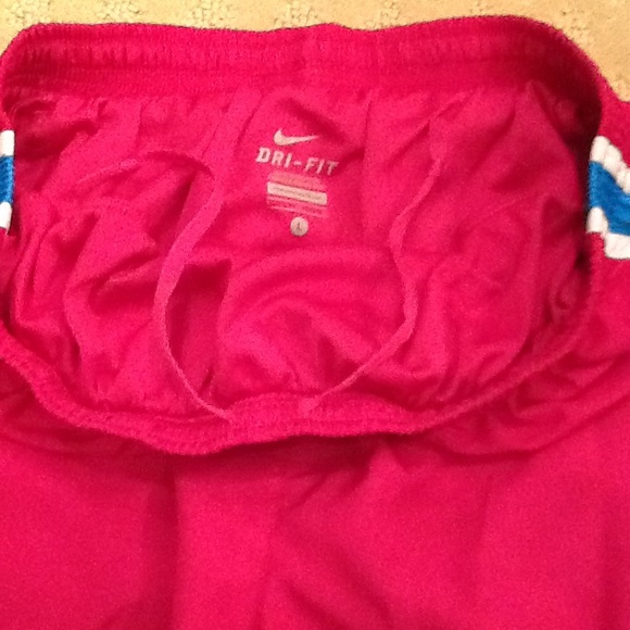 2 Ladies Shorts for $25 Nike& Under Armour - Picture 7 of 8